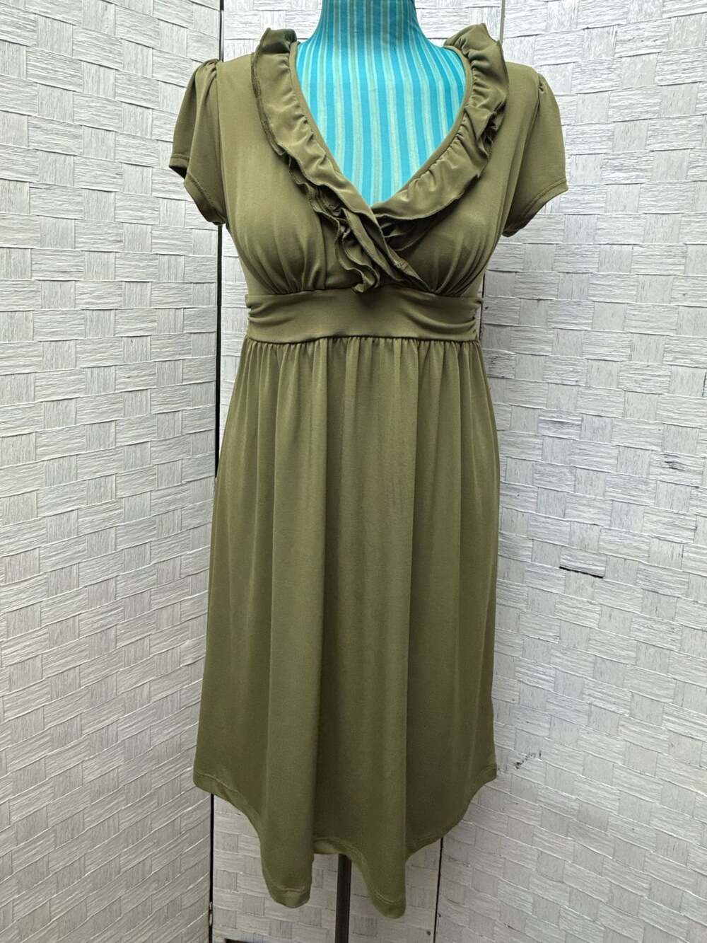 Merona Ruffle V-Neck Dress Size M Olive Green